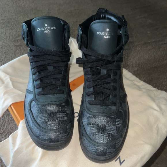 Designer Shoes (Louis Vuitton) Souliers - Picture 6 of 9